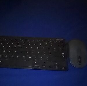 Wireless Keyboard and Mouse Set - Black